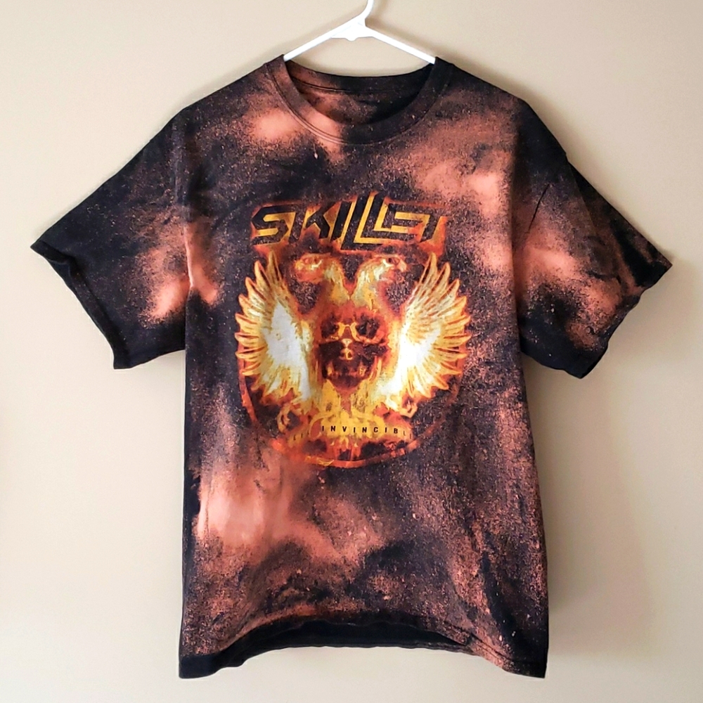 Skillet distressed T